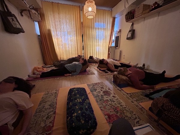 Cours de yoga au Studio Sauvage